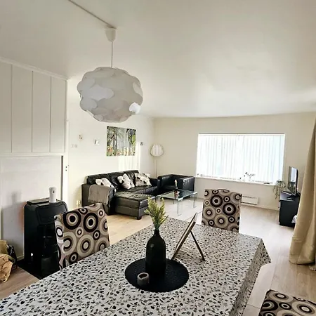 Koselig Med Balkong Og Parkering. * Stavanger