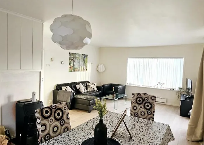 Koselig Med Balkong Og Parkering. * スタヴァンゲル